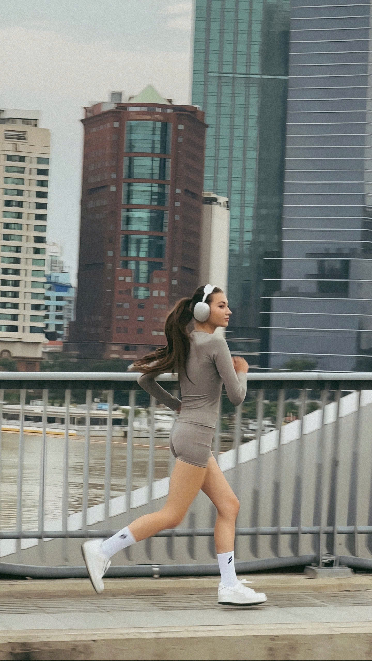 Momentum - Grey (Xám) - view 6